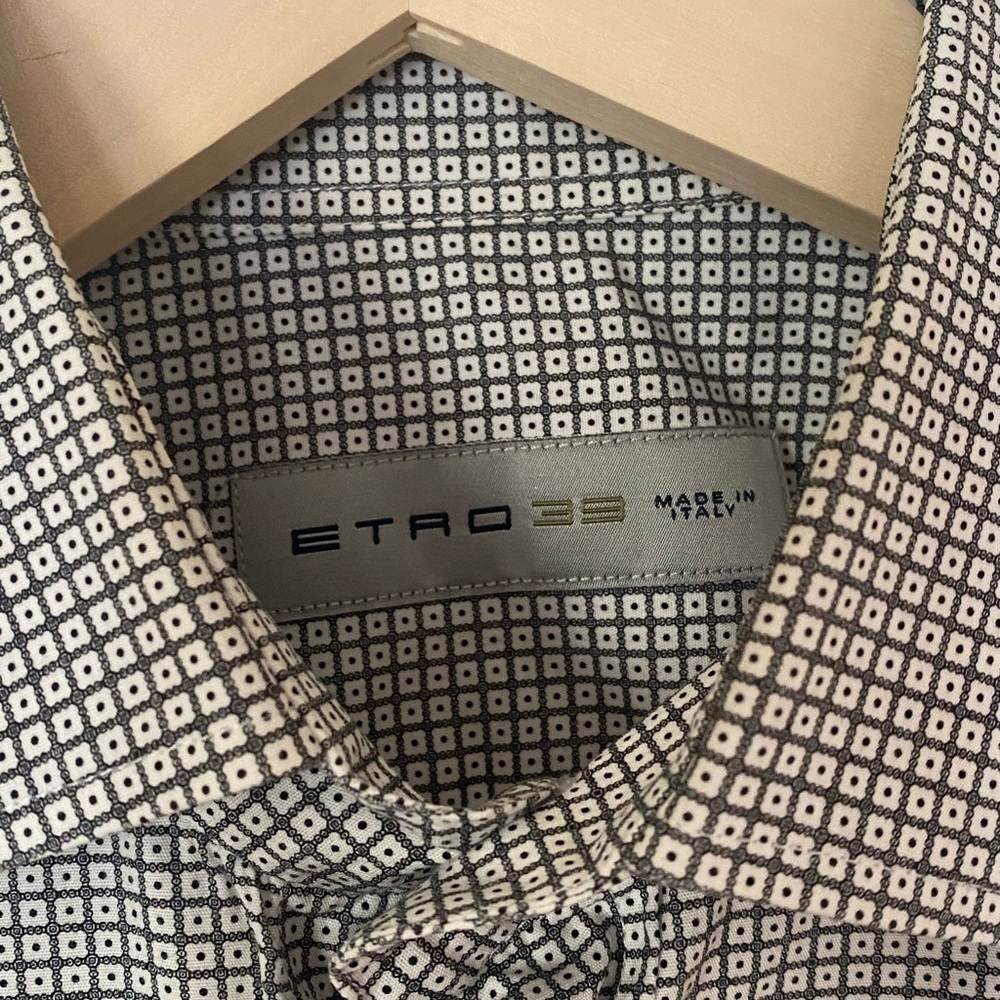 Etro dress shirt, 100% cotton size 39, medium.